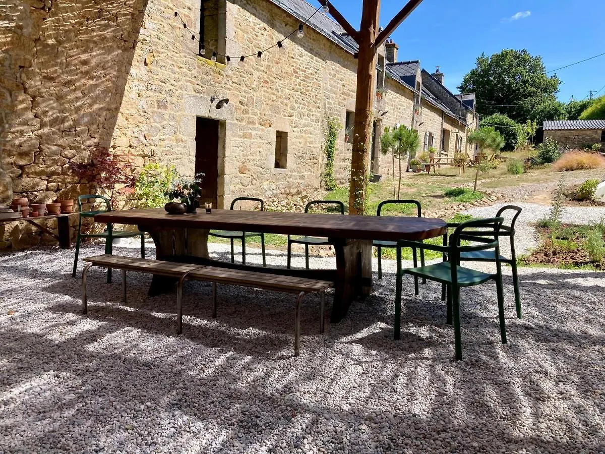 Encore Une Fois, La Grande Maison Locmalo 0*,